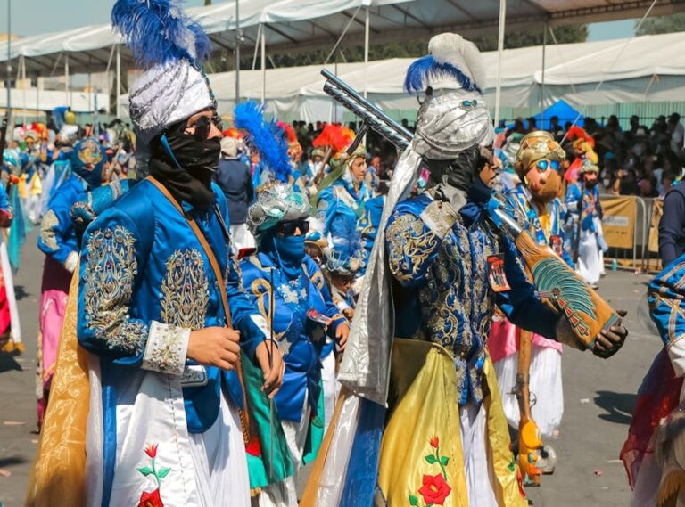 fotos de flaites con pistolas